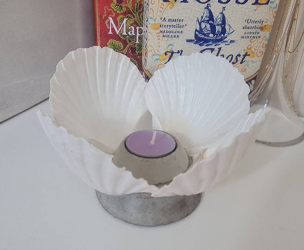 A Photo of The Four Scallop Sea Shell Concrete Candle Holder